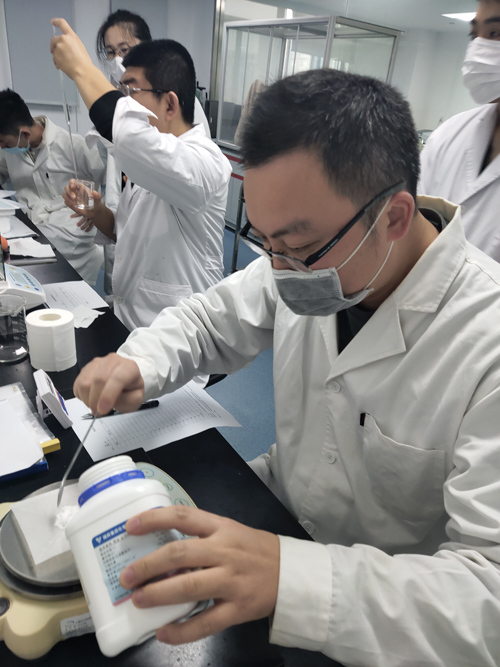 P21118-131352.jpg P21118-131352.jpg