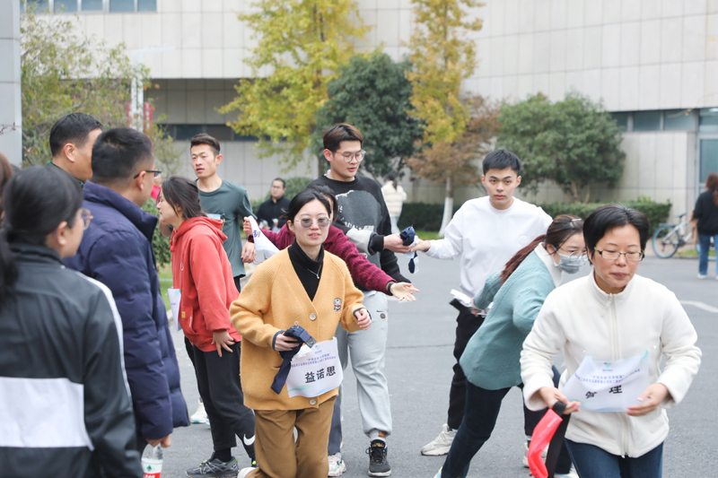 朱琳1.JPG 朱琳1.JPG