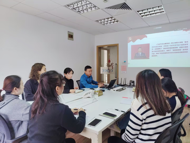 党支部书记、主任王俊龙上党课.jpg 党支部书记、主任王俊龙上党课.jpg